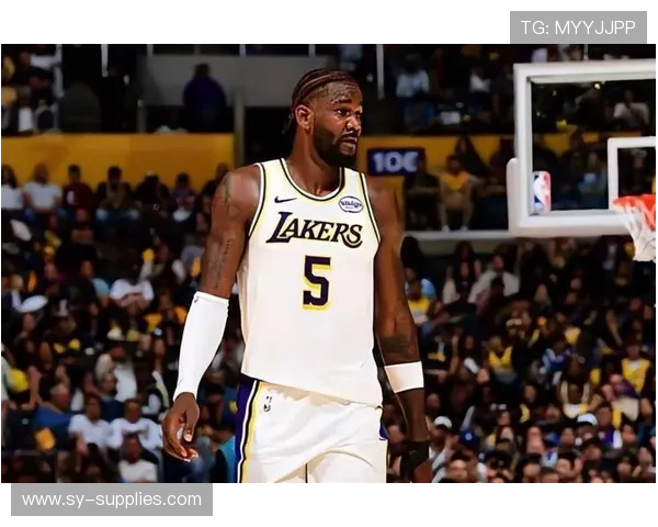 艾顿发威率湖人战绩佳 艾顿发威率湖人战绩佳